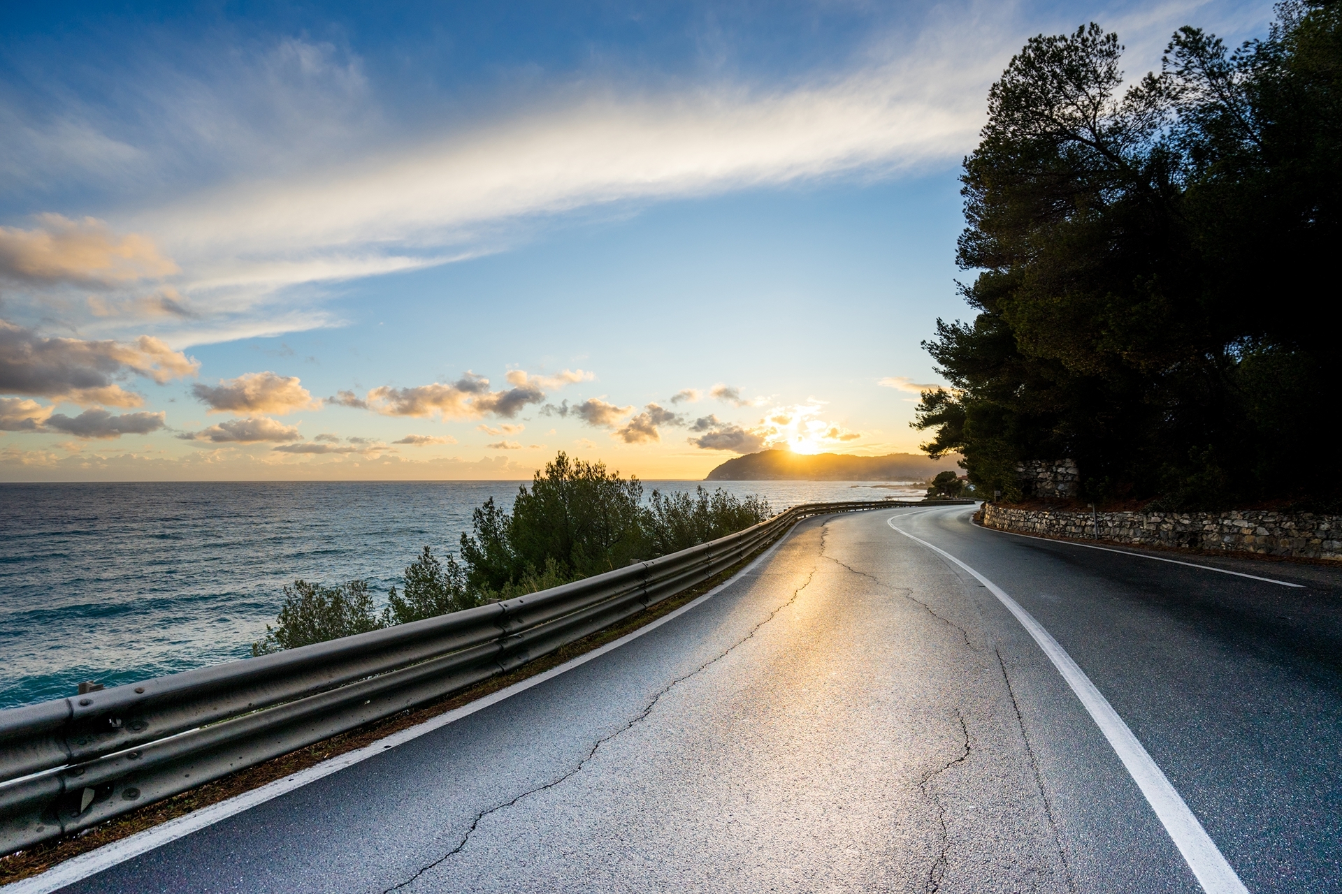 road-with-horizon-at-sunset-in-liguria-italy-2026-03-16-01-24-04-utc 1
