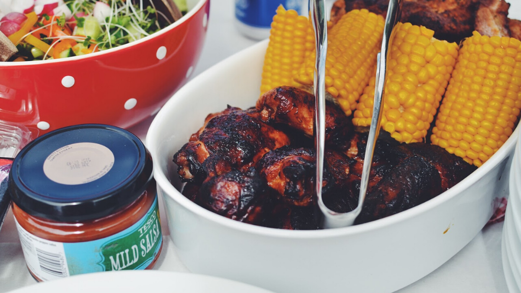 Top tips on how to braai chicken like a pro, easy chicken recipes and braai utensils we love!